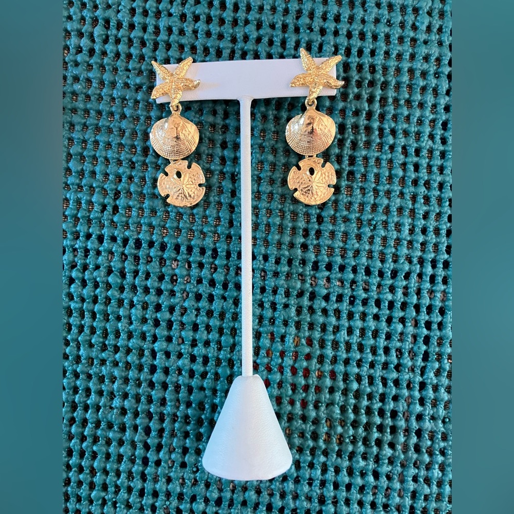 Starfish, Shell, Sand Dollar Pierced Dangle Gold Tone Costume Beach Earrings